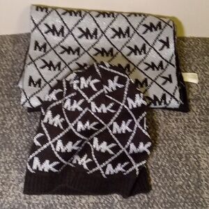 Michael Kors beanie hat and scarf set black and silver reversible
